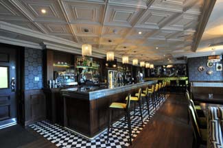  1876 Brasserie & Champagne Lounge/Entrada Restaurant 